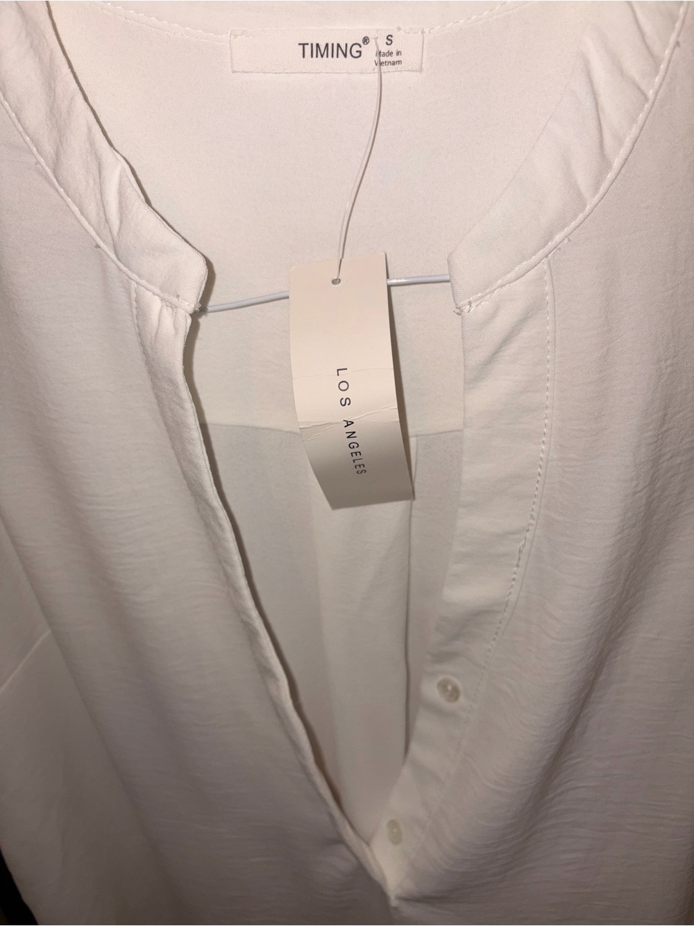 *BRAND NEW* Women’s Small Timing White Sleeveless V-Neck Blouse - Picture 4 of 5